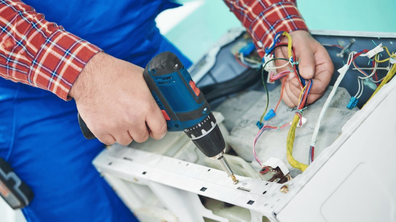 Şehzadeler Daikin Daikin çamaşır makinesi kart tamiri – Su almama arızası orijinal parça ile giderildi. - Teknik servis örneği